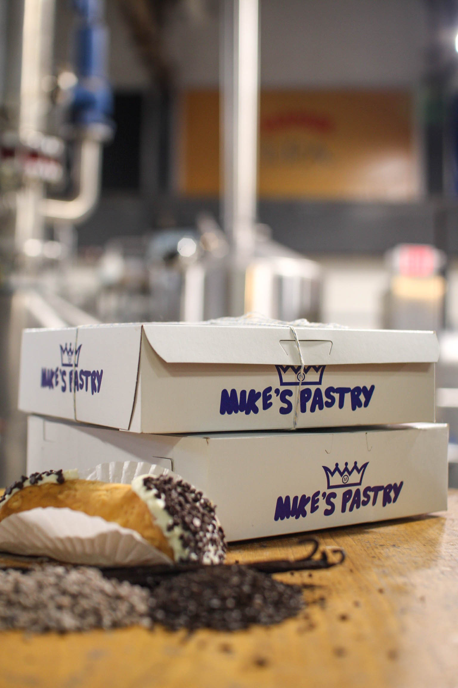 Mike’s Pastry Cannoli Bar & Beer Release